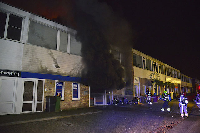 2018/47/20180218-02u03 GB 001 Zeer grote brand Jan van Gentstraat.jpg